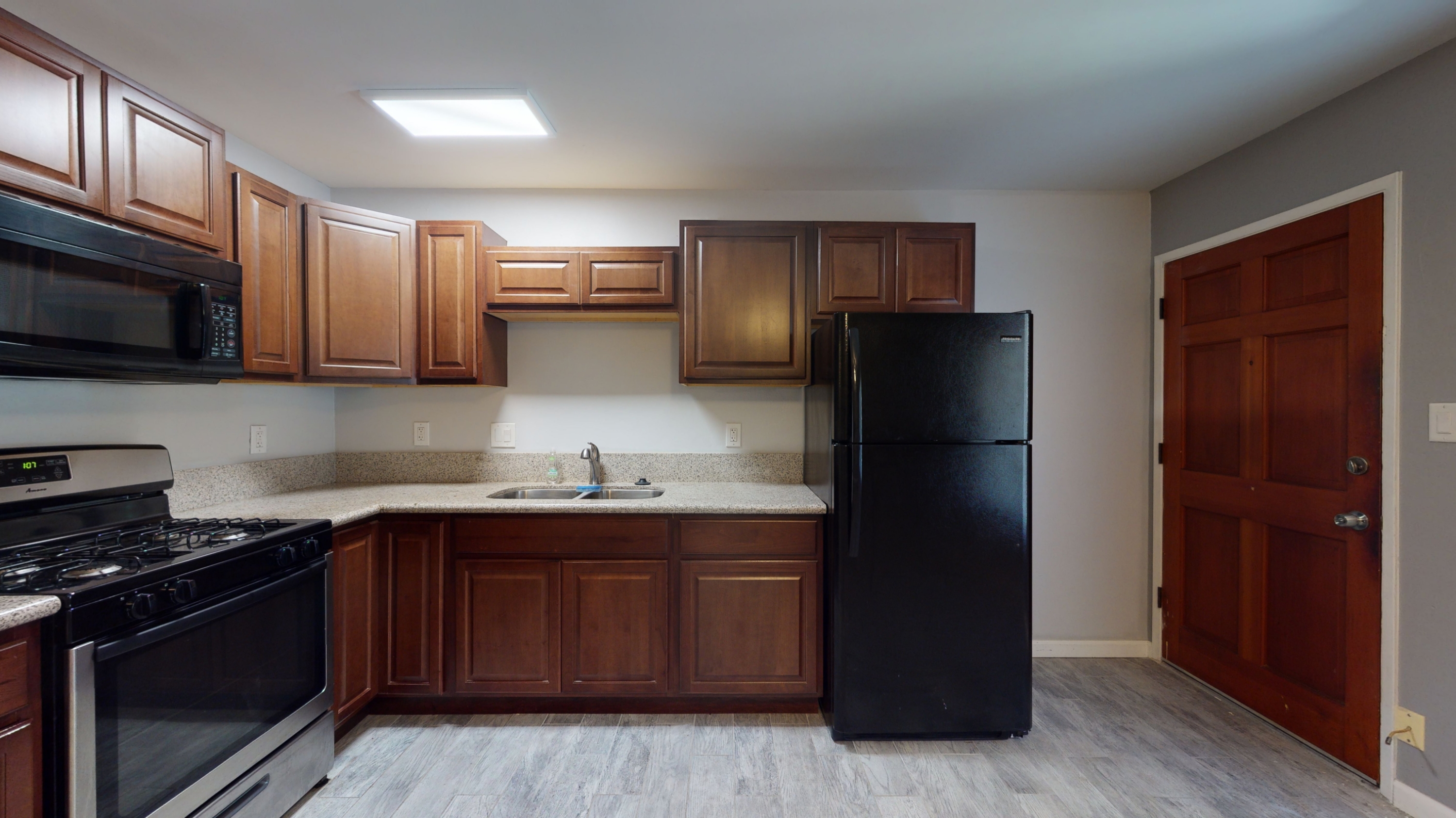 1440 LINCOLN AVE - 12